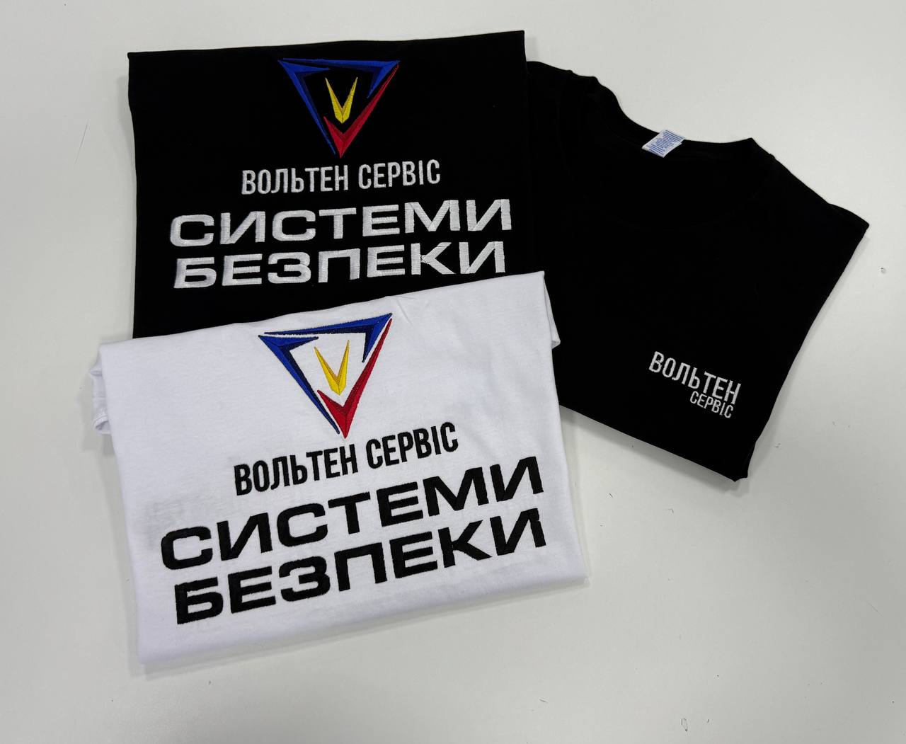 Брендирование футболок логотипом